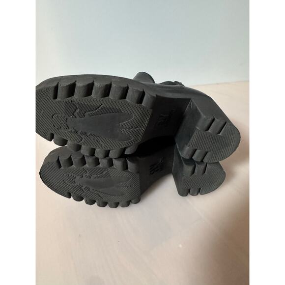 Fly London Tope black Chelsea Boot (Women) 8-8.5US / 39EU - Picture 7 of 10
